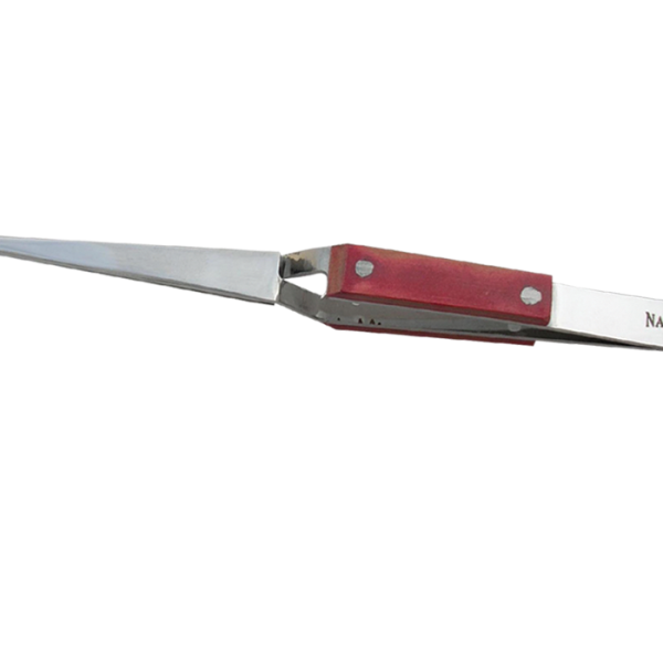 Self locking tweezers